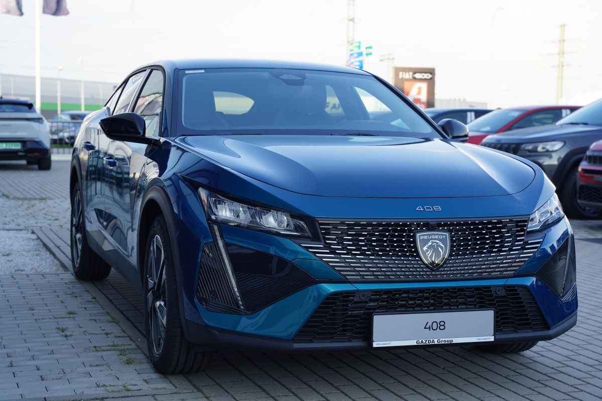 Peugeot 408  - ALLURE exterior 7