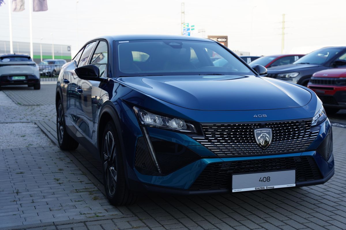 Peugeot 408  - ALLURE exterior 9