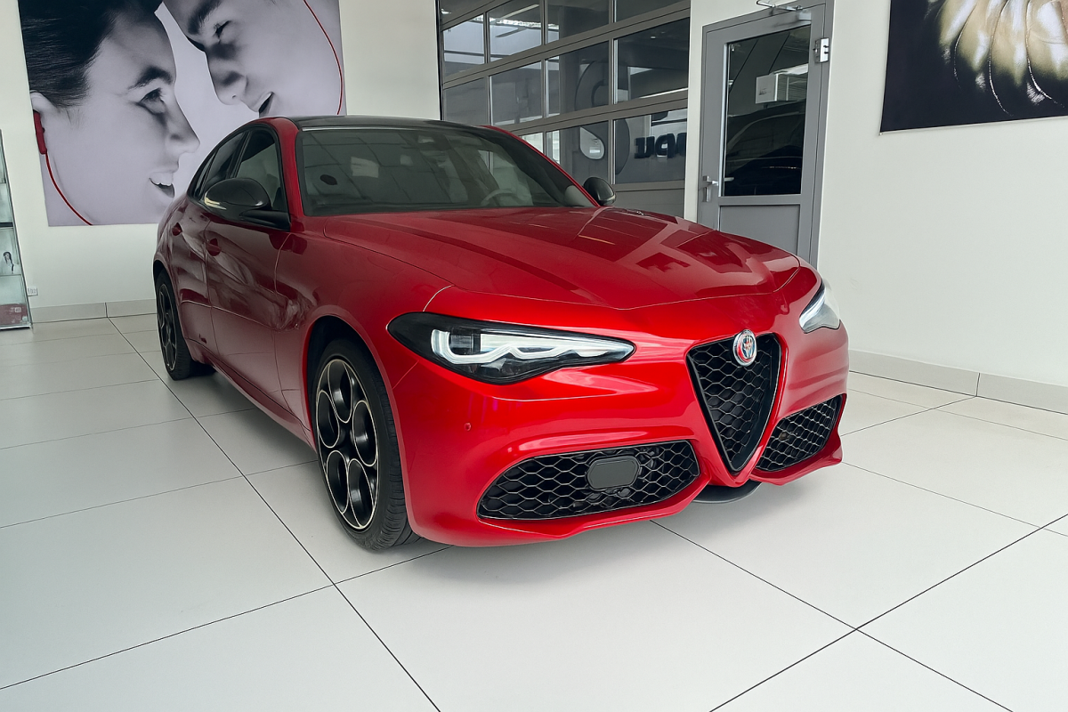 Alfa Romeo Giulia  - Intensa exterior 1