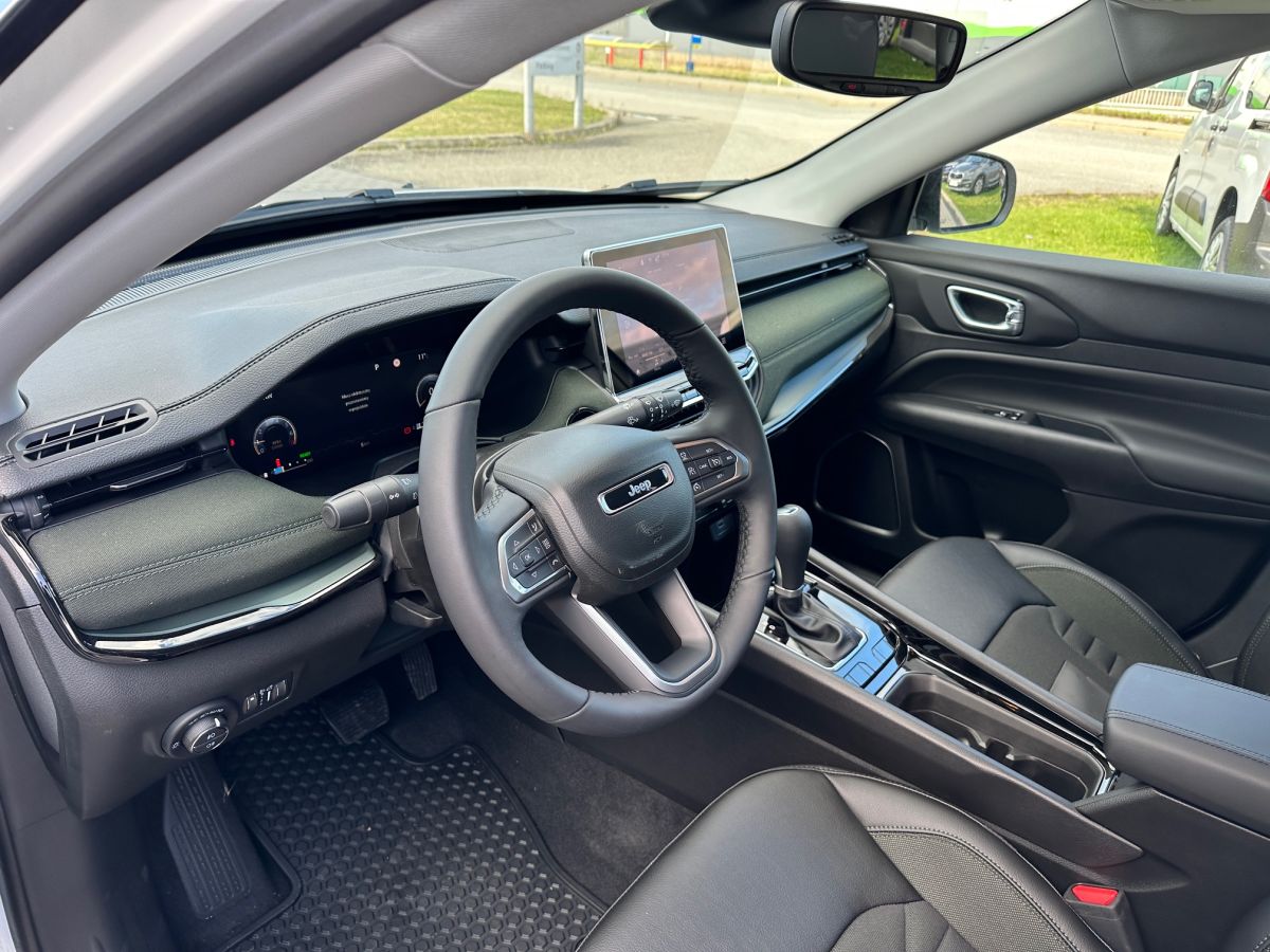 Jeep Compass  - MY25 NORTH STAR MHEV T4 Turbo 130KM DCT7 interior 10