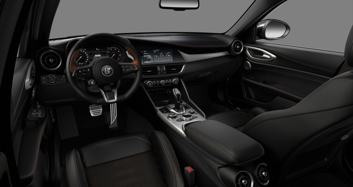 Alfa Romeo Giulia  - Intensa interior 2